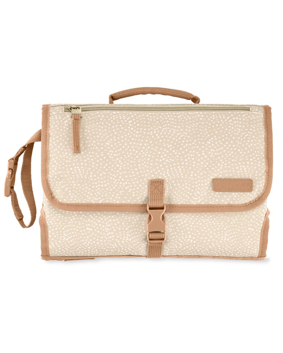 Skip Hop Cambiador portátil con neceser (beige)