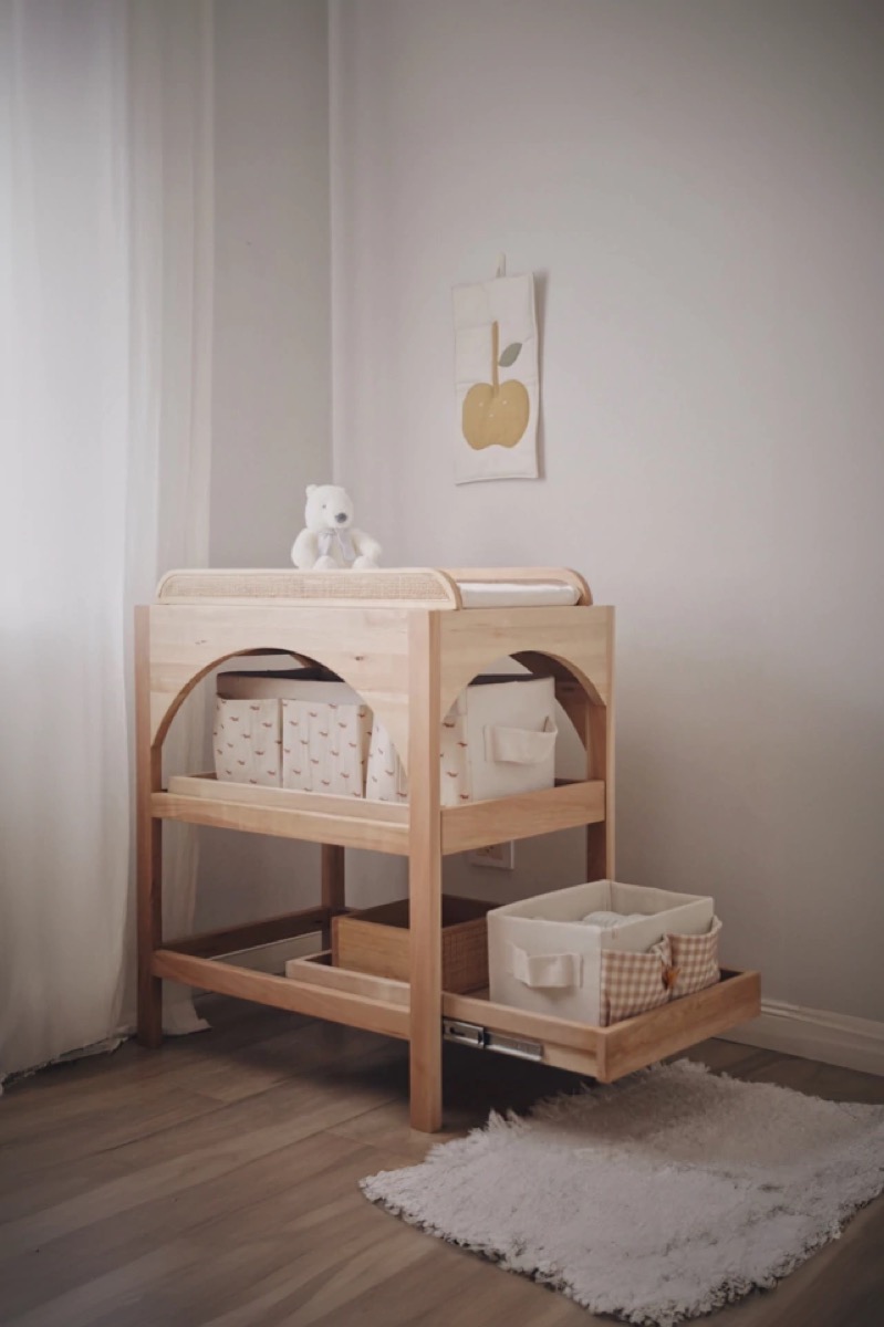 YŪGEN Mueble Cambiador Arco (madera de lenga)